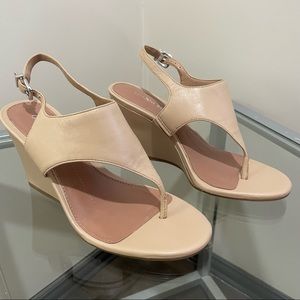 Gianni Bini beige wedge sandals